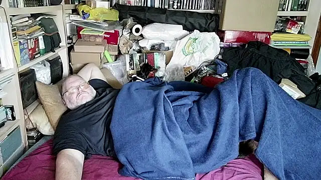 hadeszeuss2 online show from March 5, 2:45 pm