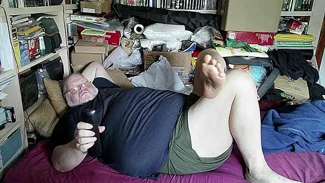 hadeszeuss2 online show from March 8, 2:30 pm