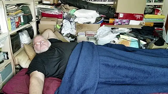 hadeszeuss2 online show from March 18, 3:31 pm