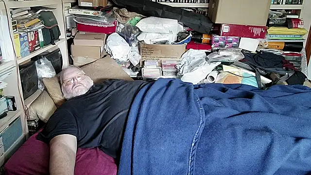 hadeszeuss2 online show from March 19, 2:46 pm