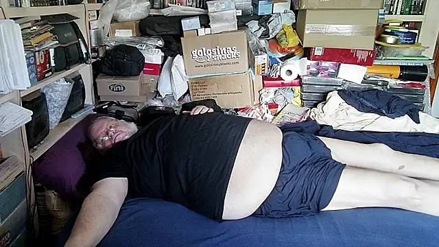 hadeszeuss2 online show from April 20, 1:25 pm