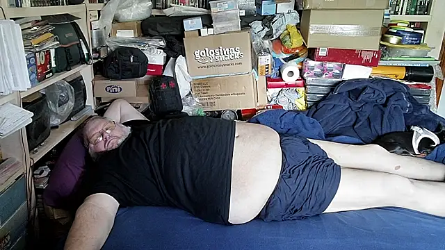 hadeszeuss2 online show from April 22, 1:45 pm