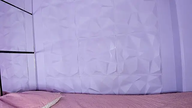 Snapshot of _LittleLia chatting on October 20, 1:11 pm  LittleLia online show from October 20, 1:11 pm