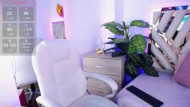 Snapshot of Camille_jhonson chatting on February 2, 10:57 am Camille jhonson online show from February 2, 10:57 am