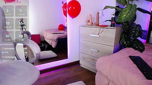 Snapshot of Camille_jhonson chatting on February 8, 1:44 pm Camille jhonson online show from February 8, 1:44 pm