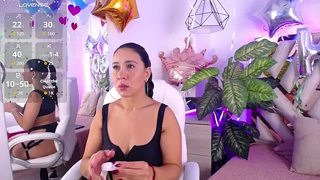 Snapshot of Camille_jhonson chatting on October 5, 10:57 am Camille jhonson online show from October 5, 10:57 am