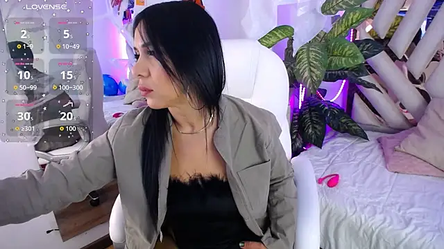 Snapshot of Camille_jhonson chatting on October 15, 10:04 am Camille jhonson online show from October 15, 10:04 am