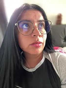 Devilsweet17 online show from April 11, 8:35 pm