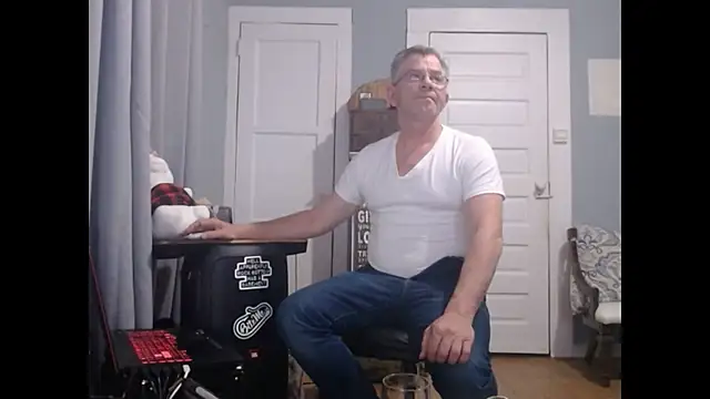 straightinyou online show from January 14, 12:43 am