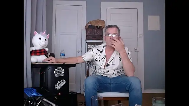 straightinyou online show from January 15, 3:00 am