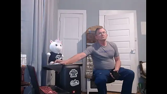 straightinyou online show from February 11, 8:52 pm