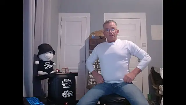 straightinyou online show from February 13, 12:46 am