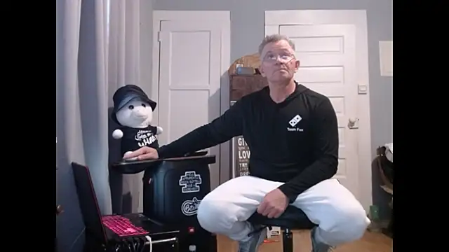 straightinyou online show from February 13, 2:52 pm