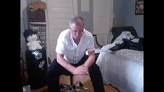 straightinyou online show from February 18, 8:47 pm