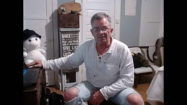 straightinyou online show from February 25, 11:00 pm