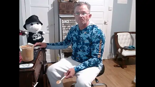 straightinyou online show from March 1, 6:21 pm