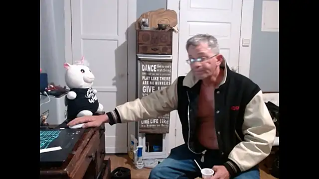 straightinyou online show from March 4, 12:44 pm