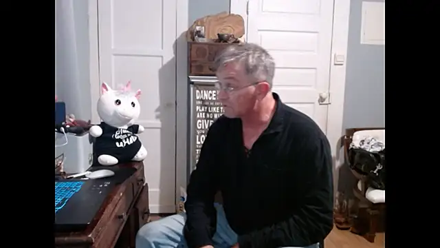 straightinyou online show from March 5, 2:25 am