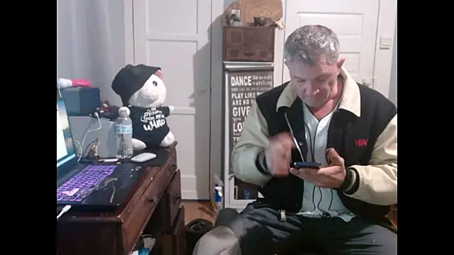 straightinyou online show from March 6, 2:09 am