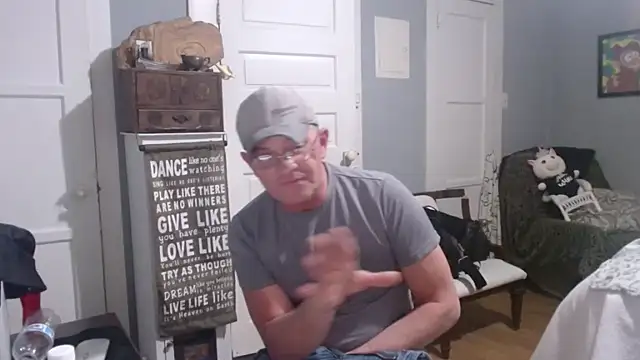 straightinyou online show from March 11, 2:43 am