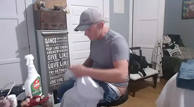 straightinyou online show from March 12, 12:20 am