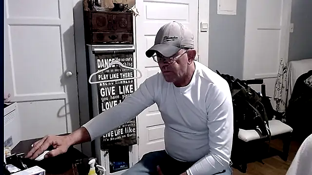 straightinyou online show from March 13, 12:56 pm