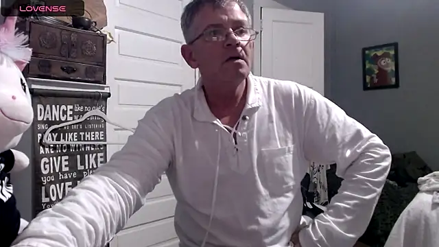 straightinyou online show from March 14, 9:43 pm