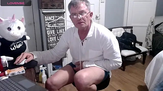 straightinyou online show from March 15, 12:47 am