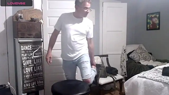 straightinyou online show from March 16, 2:32 am