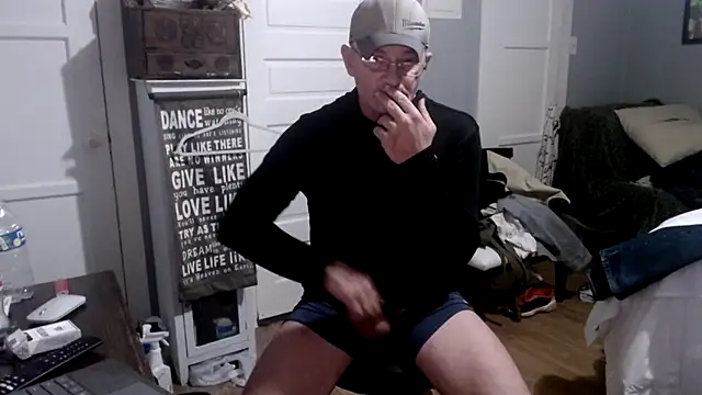 straightinyou online show from March 18, 6:04 pm