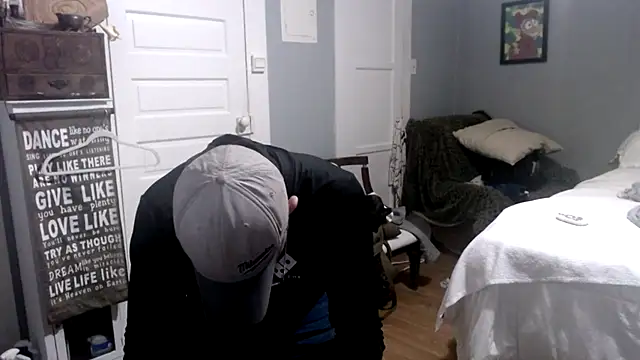 straightinyou online show from March 19, 3:09 am