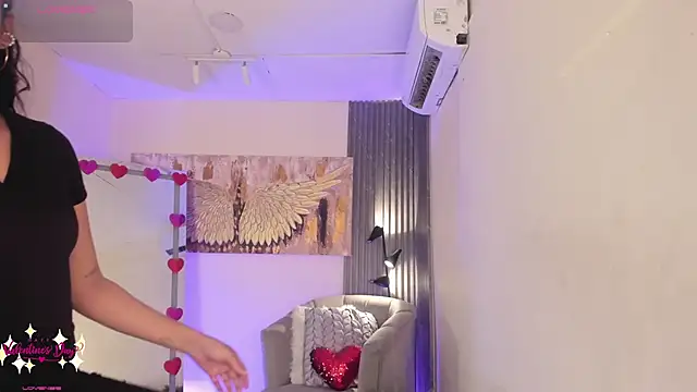 emma alice  online show from February 8, 6:44 pm