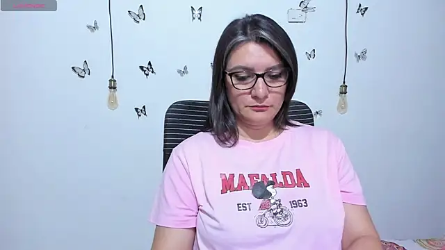 Snapshot of Amie_Adams82_ chatting on April 27, 2:37 pm Amie Adams82 online show from April 27, 2:37 pm
