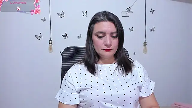Snapshot of Amie_Adams82_ chatting on June 5, 2:01 pm Amie Adams82 online show from June 5, 2:01 pm