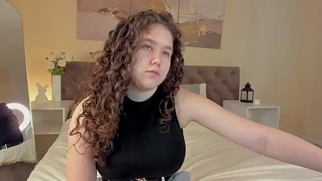 Ariella Sol online show from July 8, 1:32 am