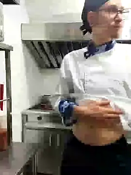 Snapshot of MrShaggy chatting on January 7, 10:52 pm MrShaggy online show from January 7, 10:52 pm