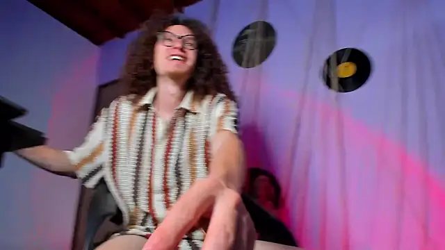 Snapshot of MrShaggy chatting on February 25, 10:29 pm MrShaggy online show from February 25, 10:29 pm