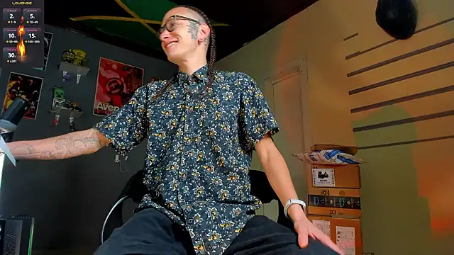 Snapshot of MrShaggy chatting on February 7, 10:13 pm MrShaggy online show from February 7, 10:13 pm