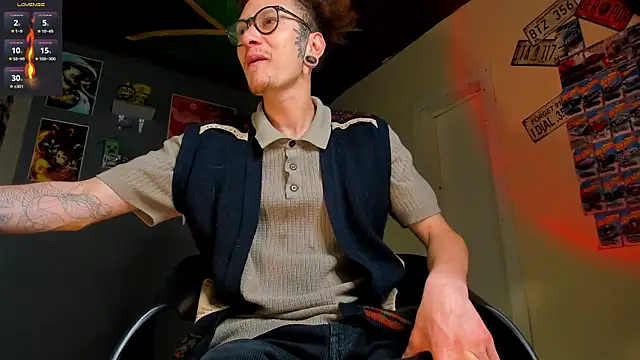 Snapshot of MrShaggy chatting on February 28, 4:35 am MrShaggy online show from February 28, 4:35 am