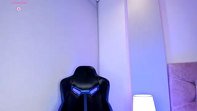 Cameliaa Smiith online show from February 4, 9:38 am