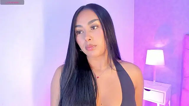 Snapshot of Cameliaa_Smiith chatting on May 2, 4:50 am Cameliaa Smiith online show from May 2, 4:50 am