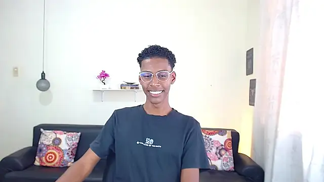 maiki18  online show from January 28, 4:30 pm