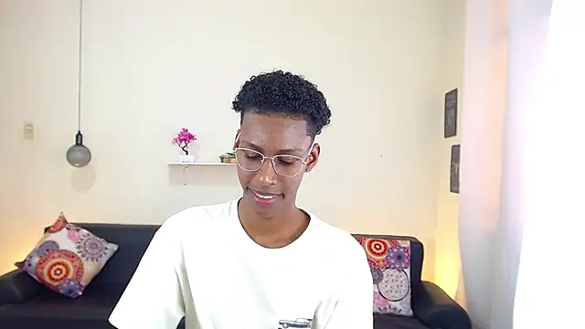 maiki18  online show from February 18, 7:41 pm