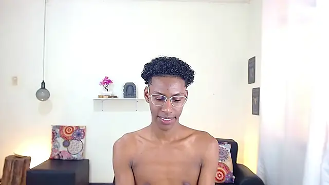 maiki18  online show from March 19, 4:55 pm