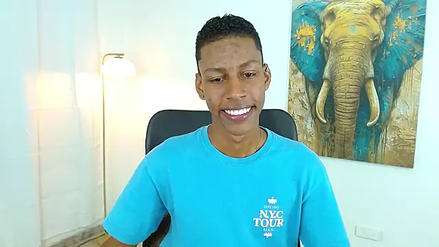 maiki18  online show from October 8, 9:01 pm