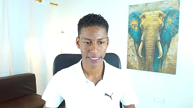 maiki18  online show from December 4, 8:50 pm