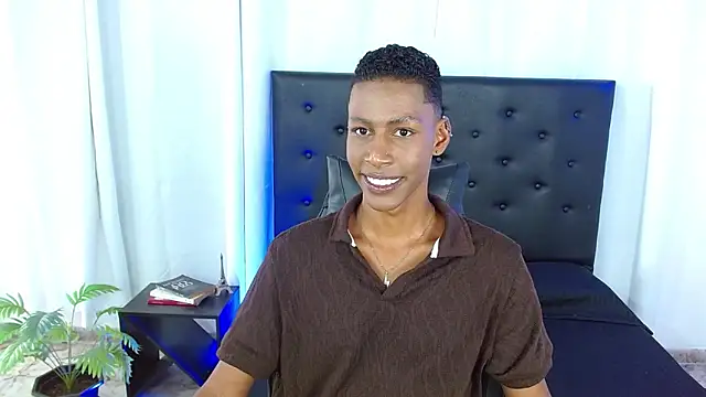 maiki18  online show from March 6, 8:49 pm