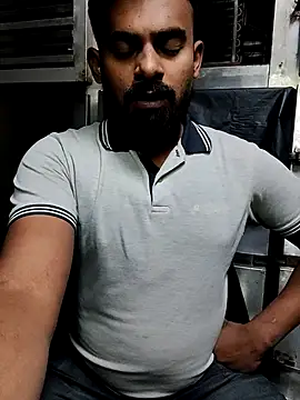 Snapshot of rayhan085 chatting on December 18, 5:21 pm rayhan085 online show from December 18, 5:21 pm