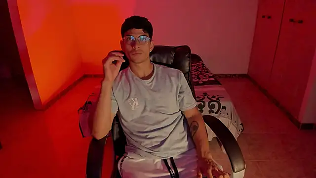 Leoandsarima420 online show from January 30, 12:50 am