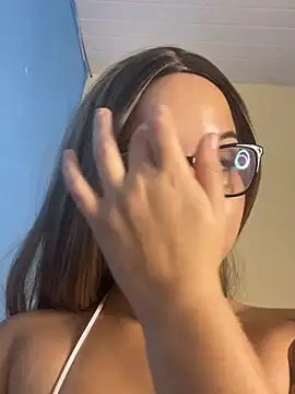 Lolacavalona online show from December 20, 9:28 pm